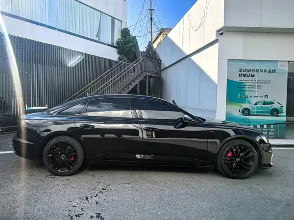 Audi A6L 2022