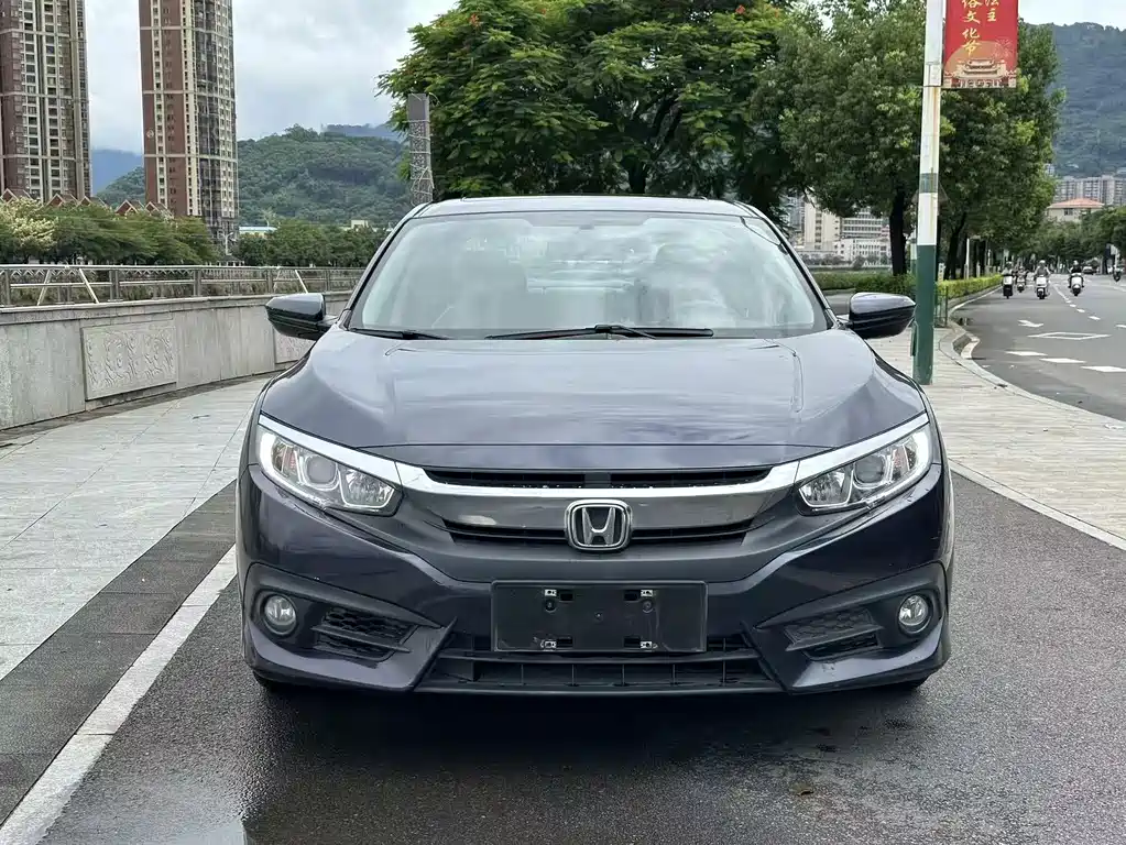 Honda Civic 2018 — фото 3