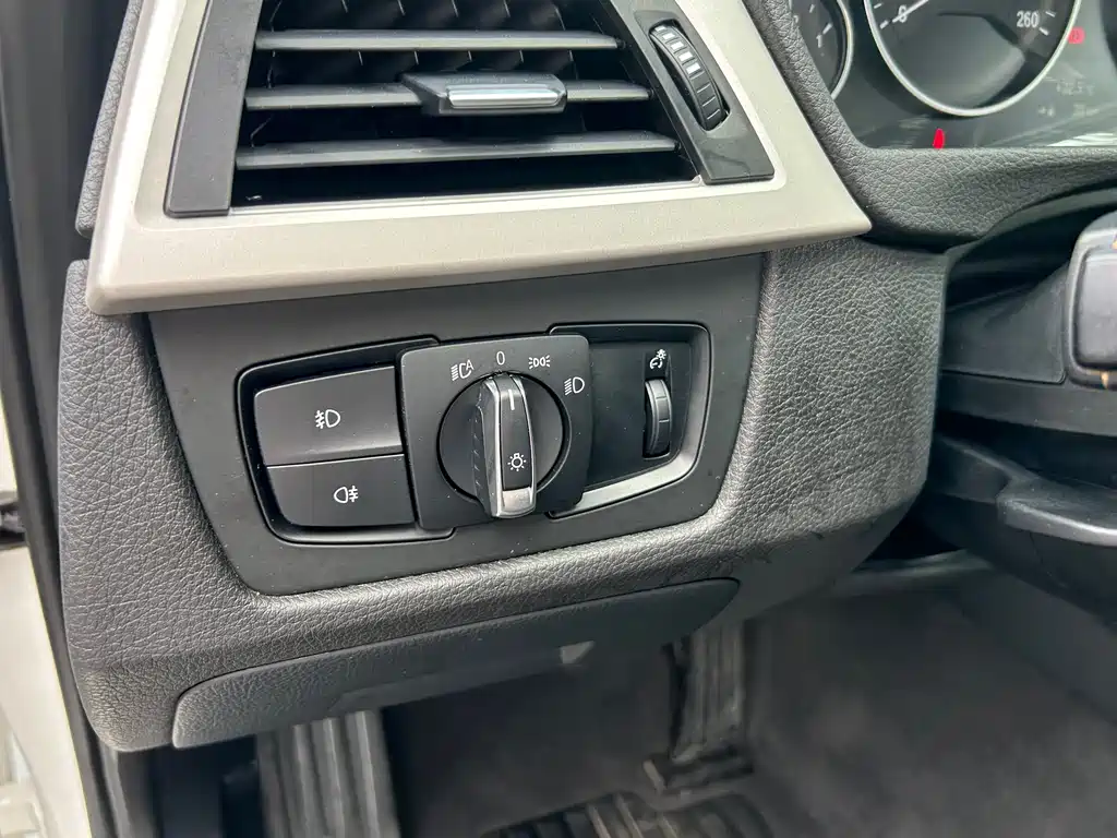 BMW 3 Series 2015 — фото 23