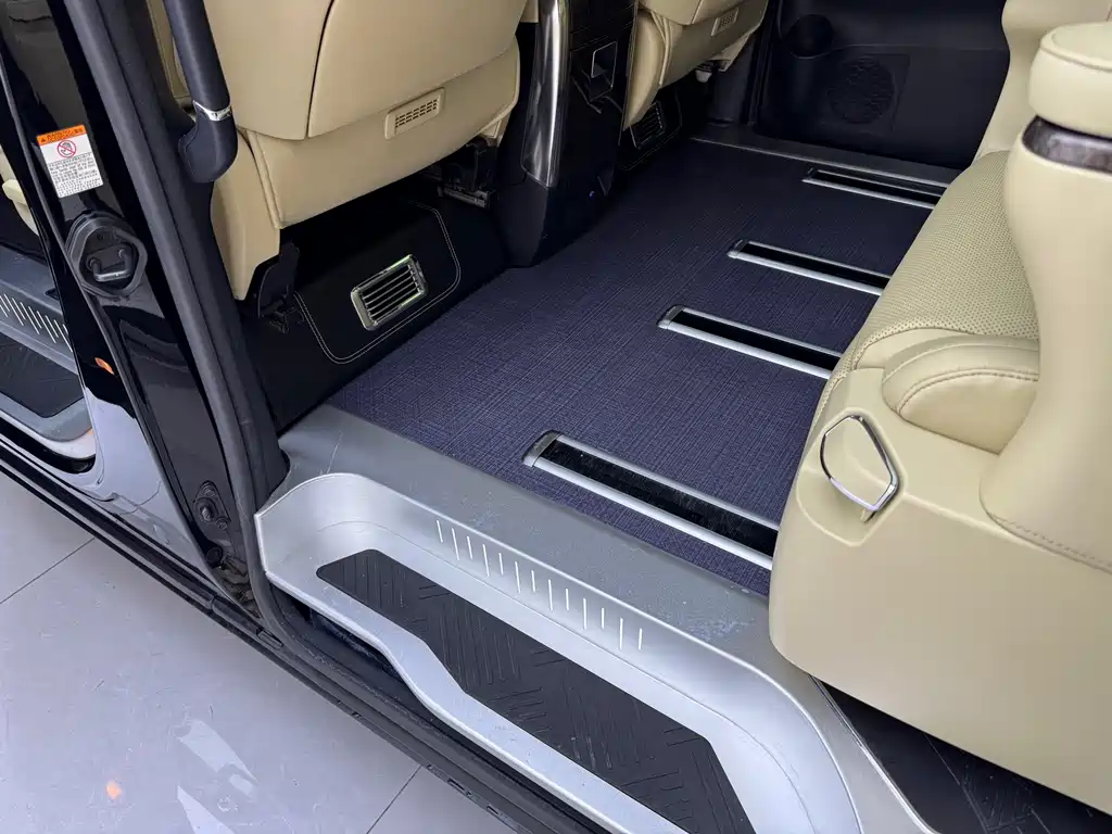 Toyota Alphard 2020 — фото 7