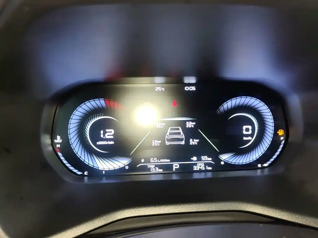Geely Emgrand 2023 — фото 12