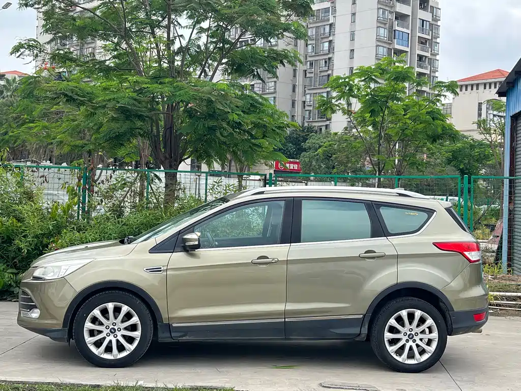 Ford Kuga 2013 — фото 3
