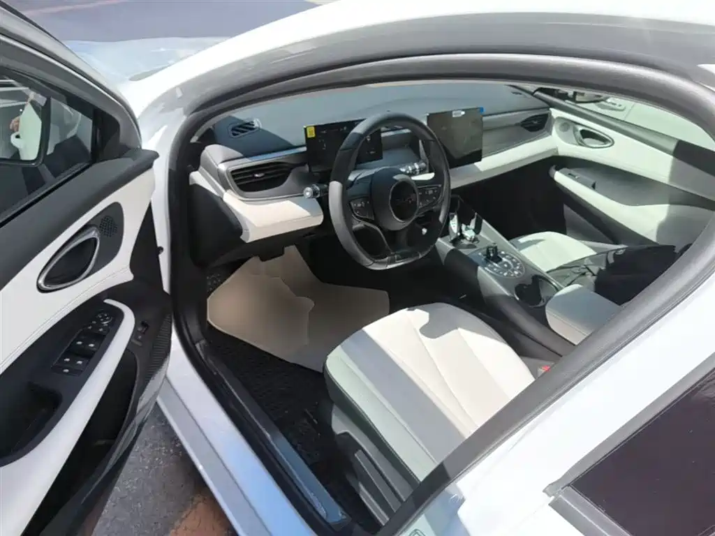 BYD Seal 05 DM-i 2025 — фото 16