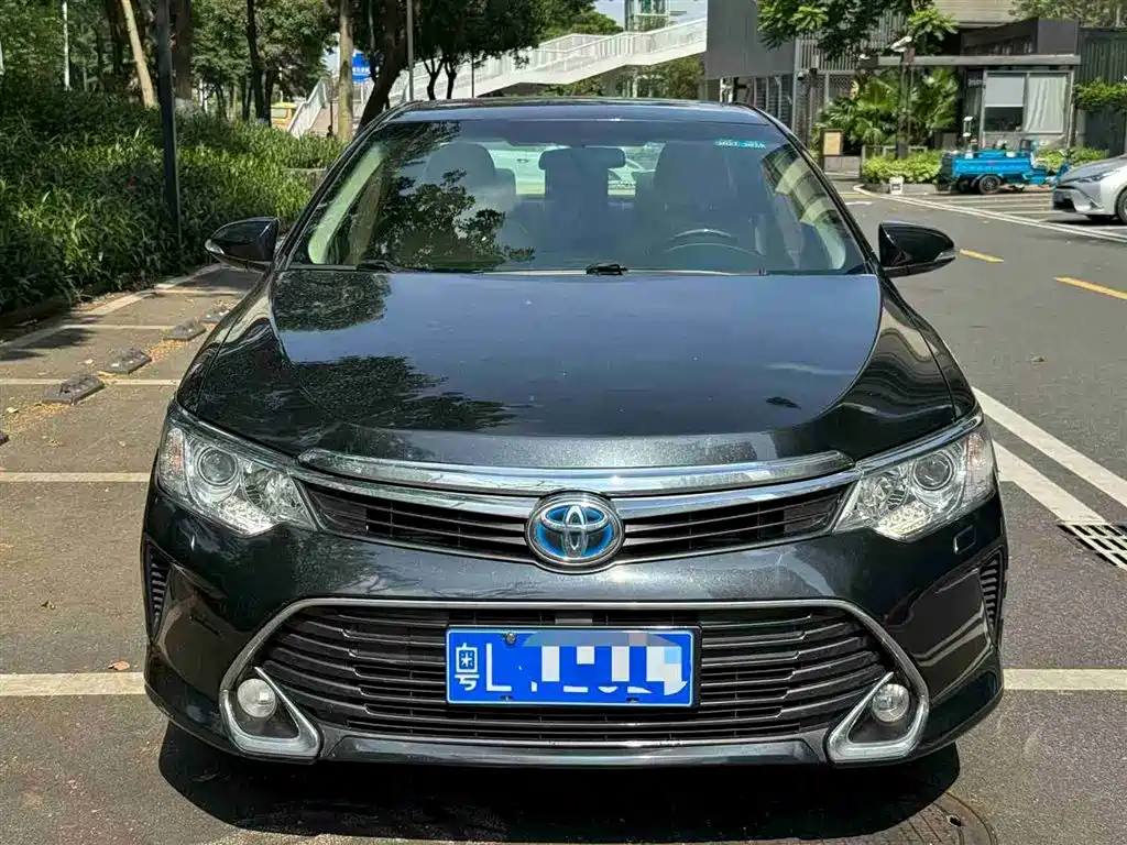 Toyota Camry 2017 — фото 3