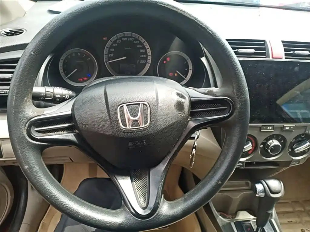 Honda City Classic 2015 — фото 11