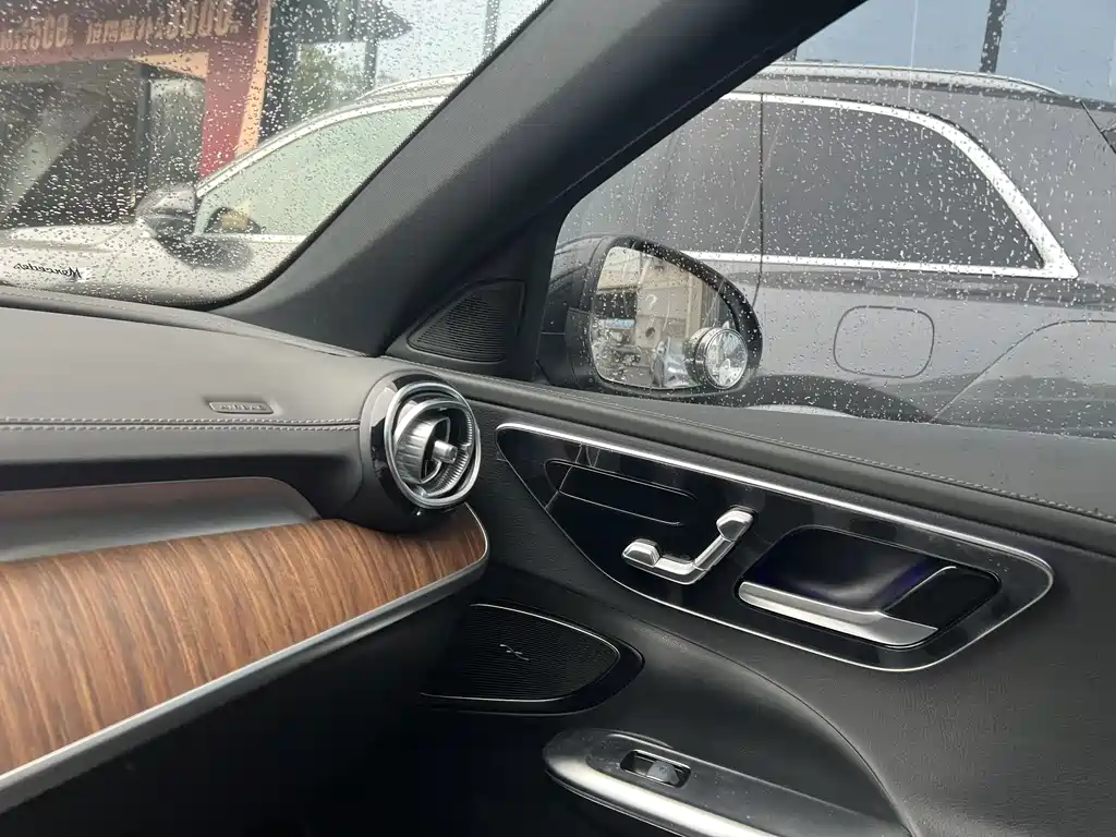 Mercedes-Benz C-Class 2023 — фото 7