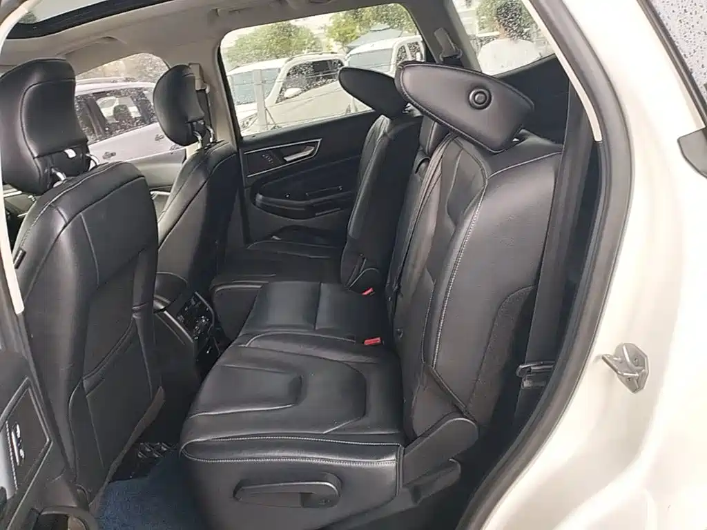Ford Edge 2019 — фото 17