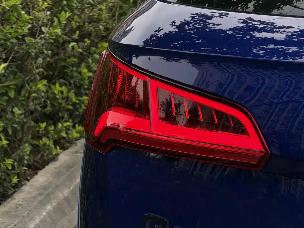 Audi Q5L 2021 — фото 7