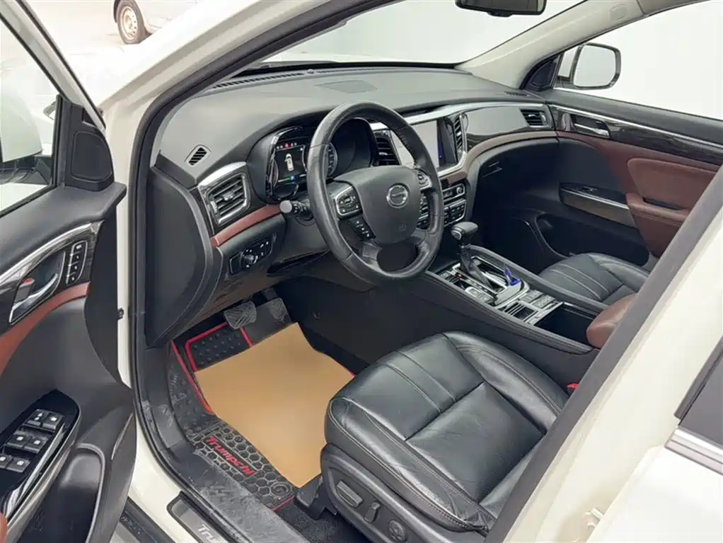 GAC Motor Trumpchi GS8 2017 — фото 20