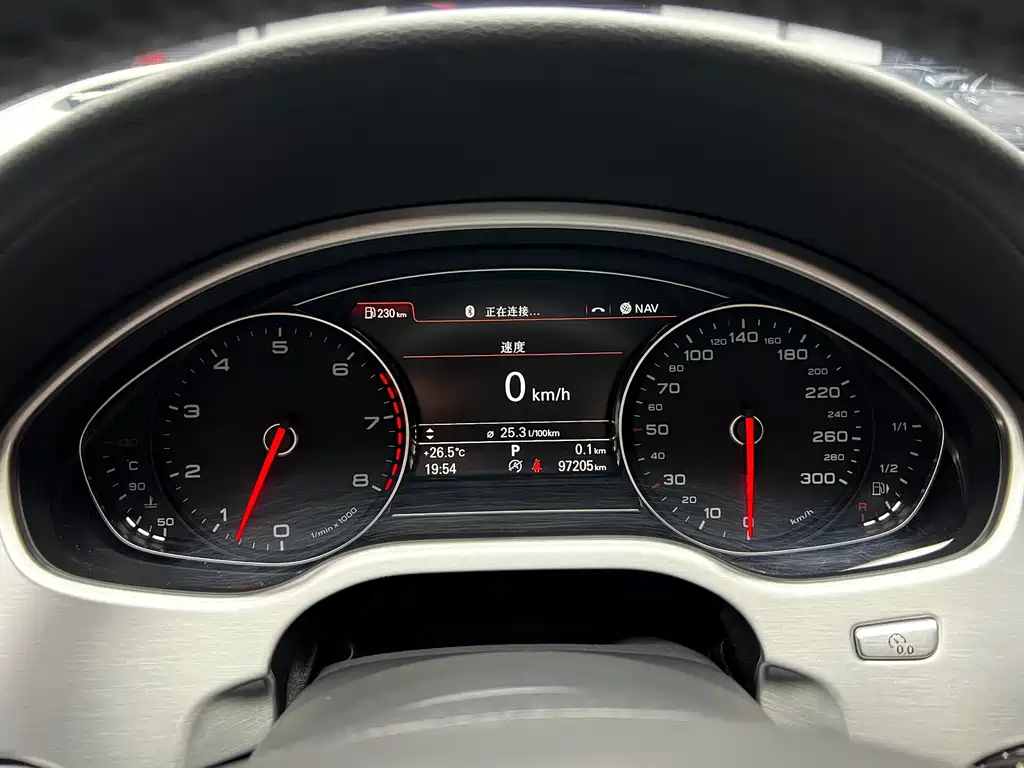 Audi A8 2014 — фото 14
