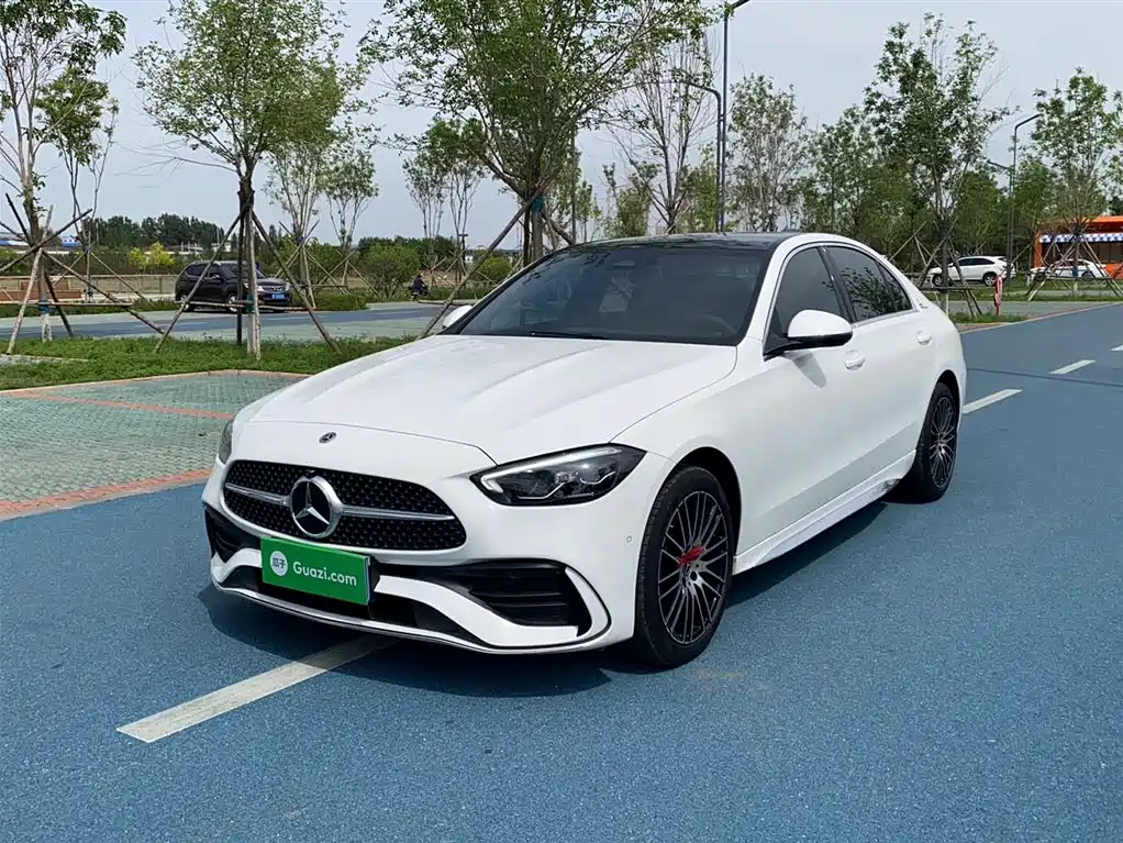 Mercedes-Benz C-Class 2025 — фото 1