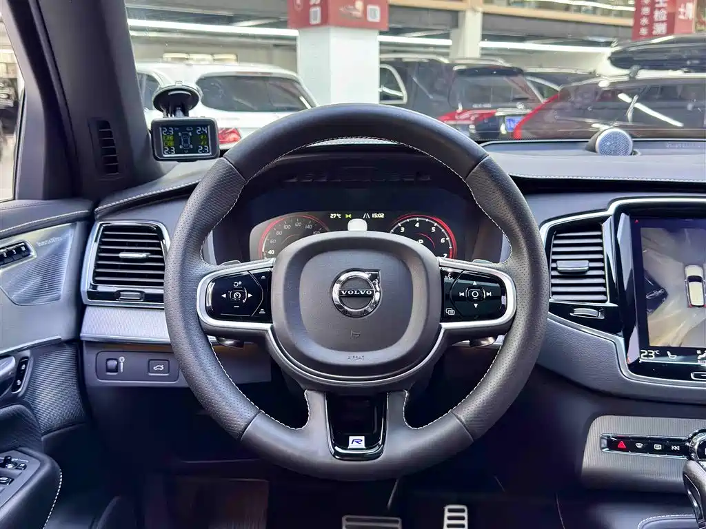 Volvo XC90 2019 — фото 11