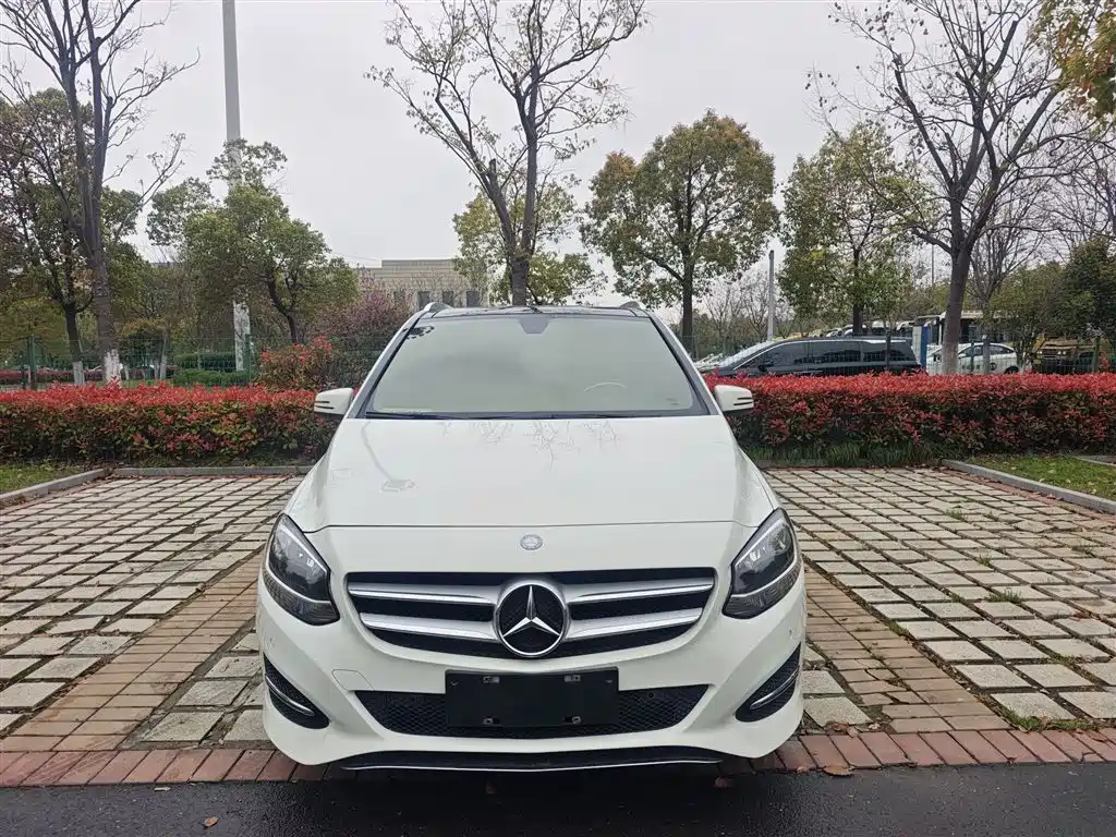 Mercedes-Benz B-Class 2016 — фото 24