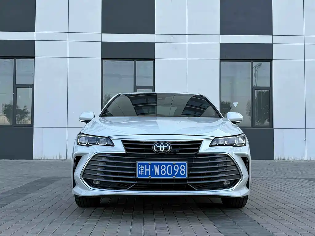 Toyota Avalon 2021 — фото 1
