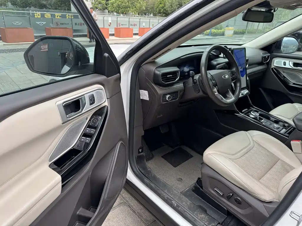 Ford Explorer 2020 — фото 15