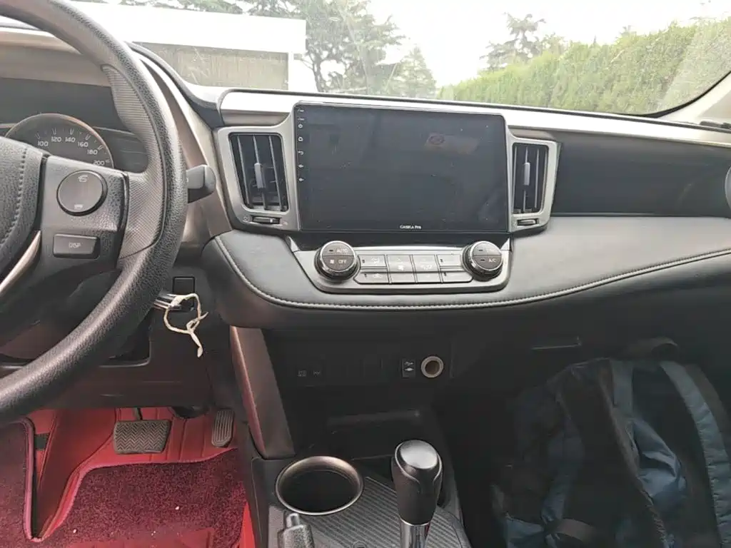 Toyota RAV4 2016 — фото 13