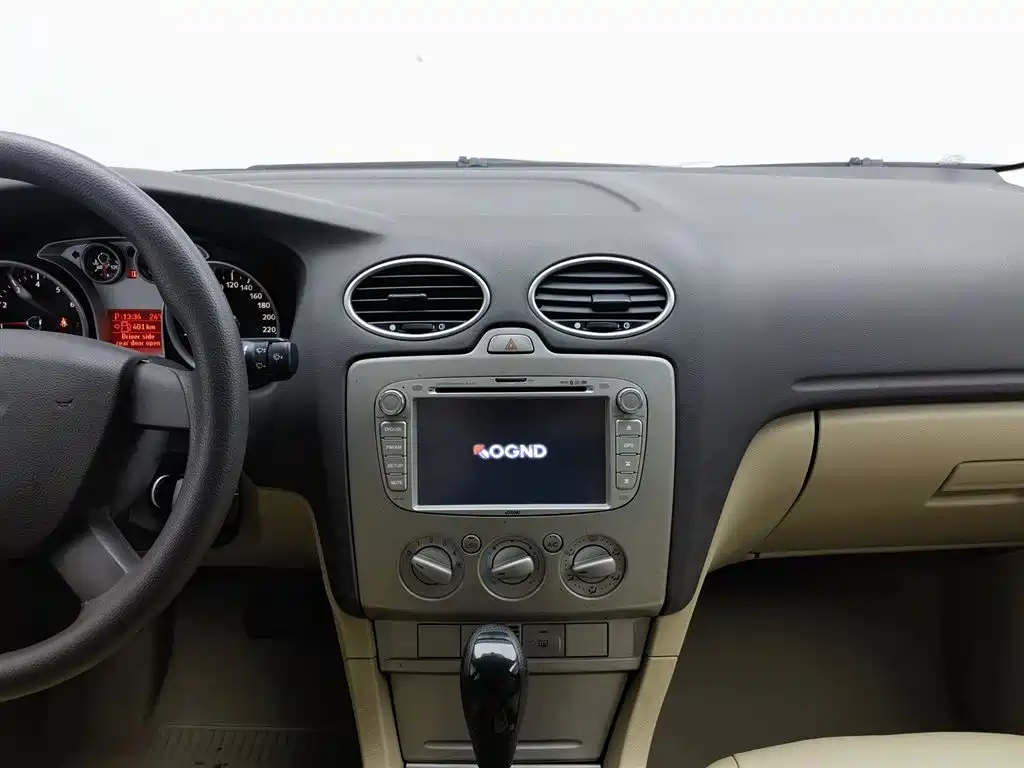 Ford Focus 2013 — фото 12