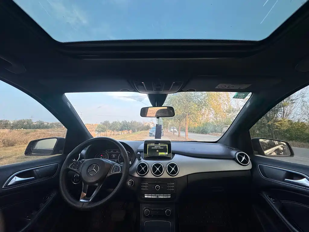 Mercedes-Benz B-Class 2015 — фото 11
