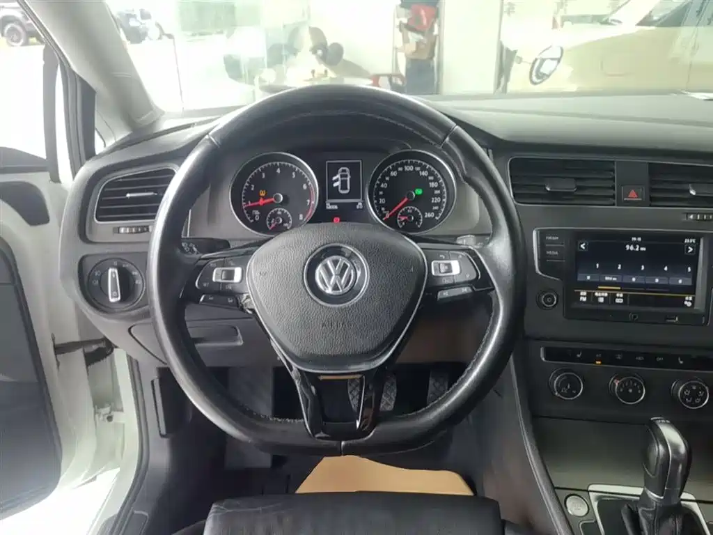 Volkswagen Golf 2015 — фото 11