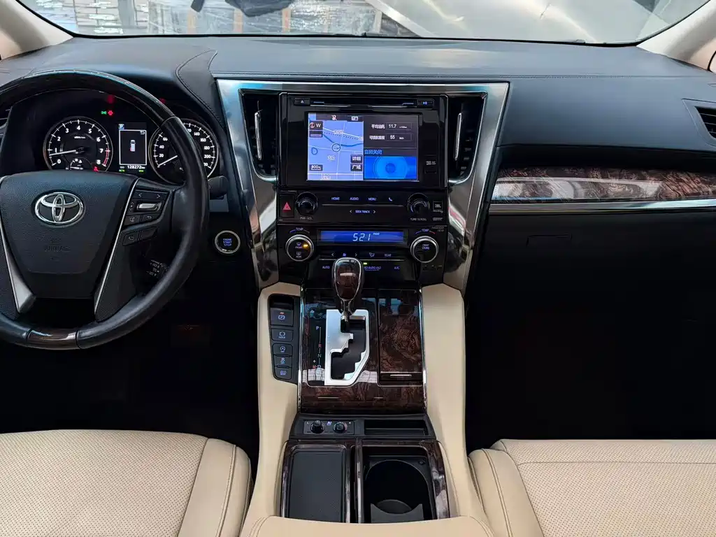 Toyota Alphard 2019 — фото 6