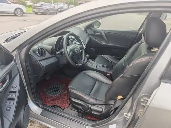 Mazda 3 Xingcheng 2013