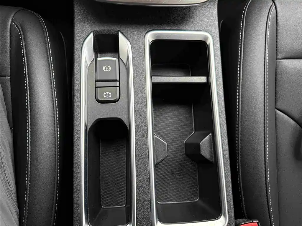 Haval M6 2022 — фото 22