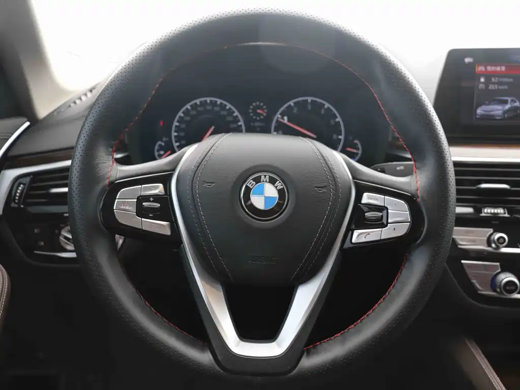 BMW 5 Series 2019 — фото 5