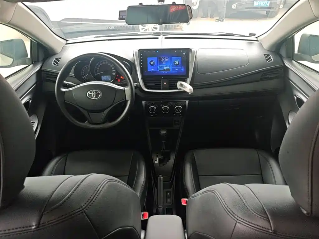 Toyota Yaris L 2019 — фото 10