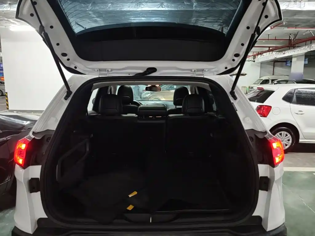 Jeep Cherokee 2016 — фото 19