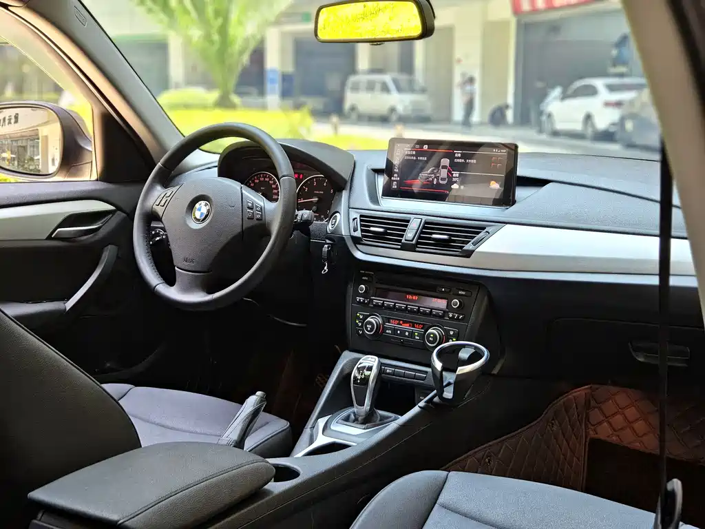 BMW X1 2012 — фото 14