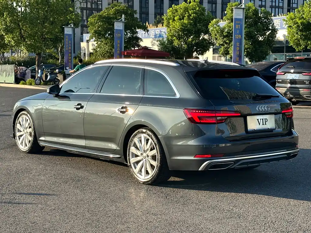 Audi A4 2020 — фото 7