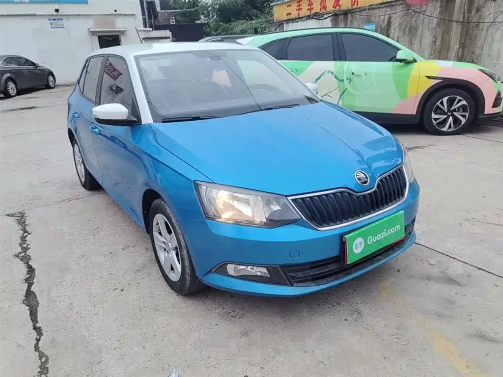 Skoda Fabia 2015 — фото 4