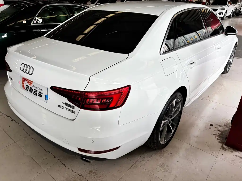 Audi A4L 2017 — фото 12
