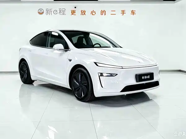 Tesla Model Y 2025