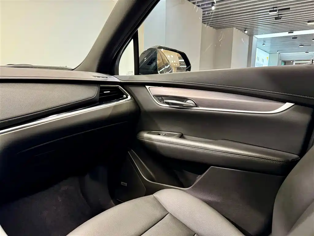 Cadillac XT6 2023 — фото 24