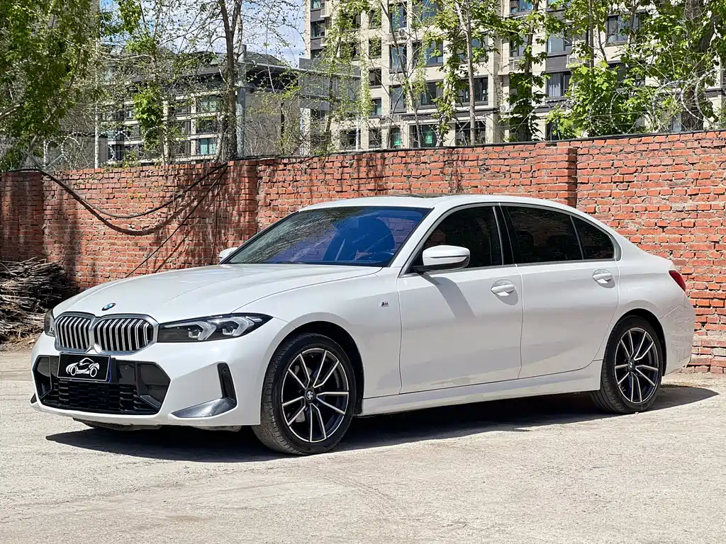 BMW 3 Series 2023 — фото 1