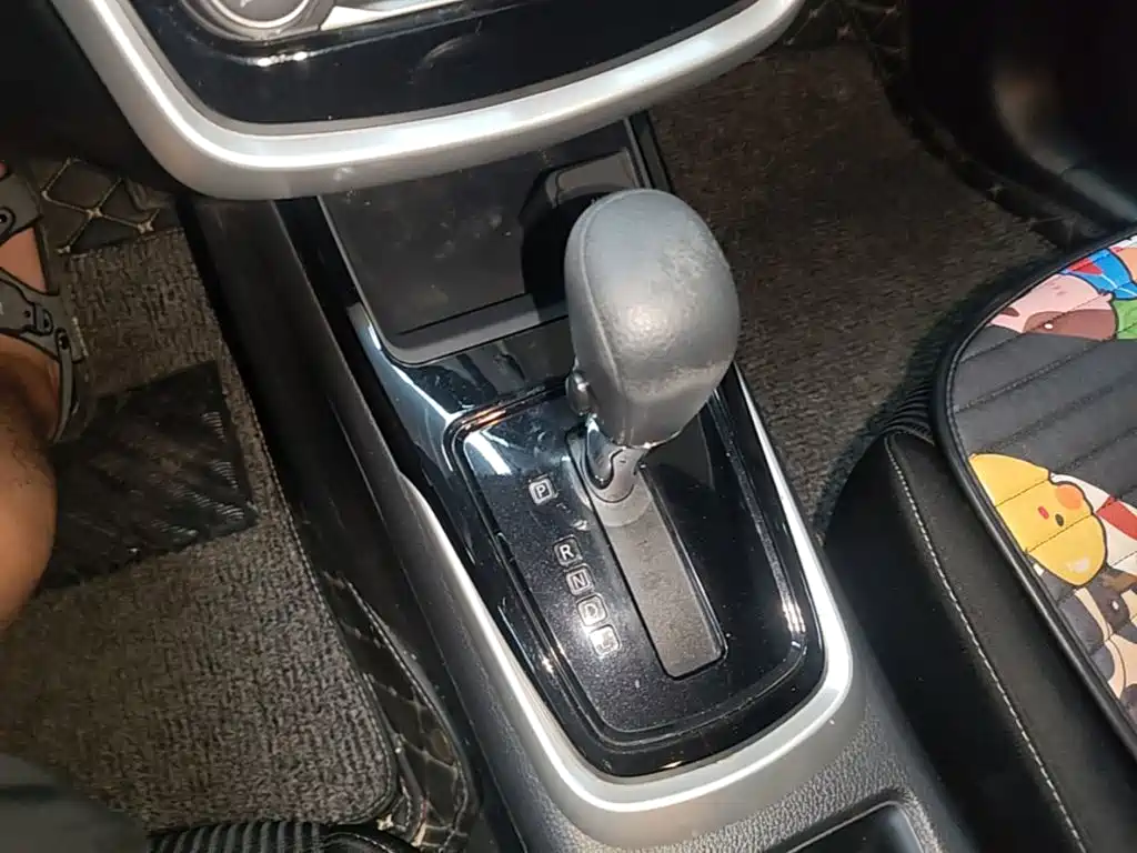 Nissan Tiida 2018 — фото 14