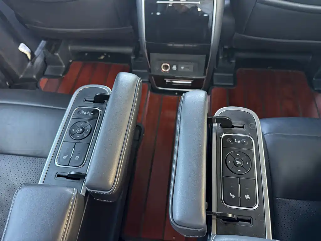 GAC Trumpchi M8 2022 — фото 16