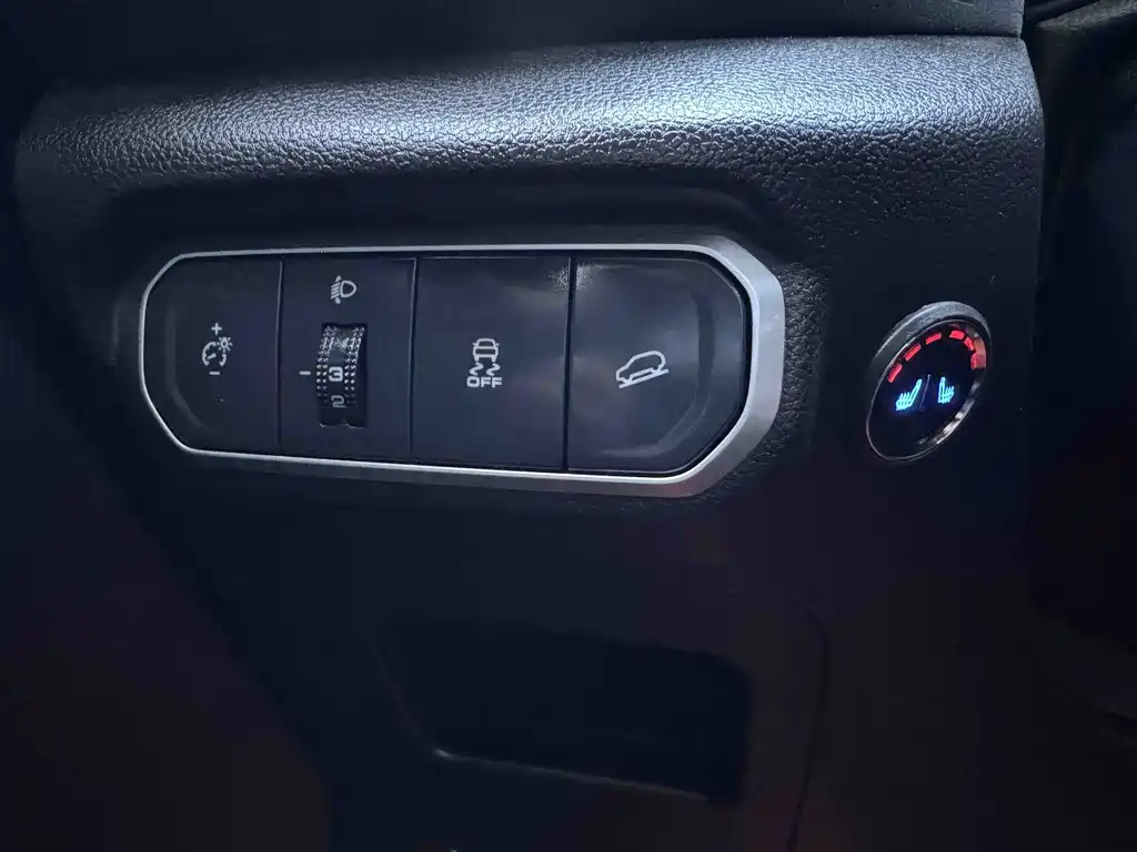 Haval Red Rabbit 2021 — фото 11