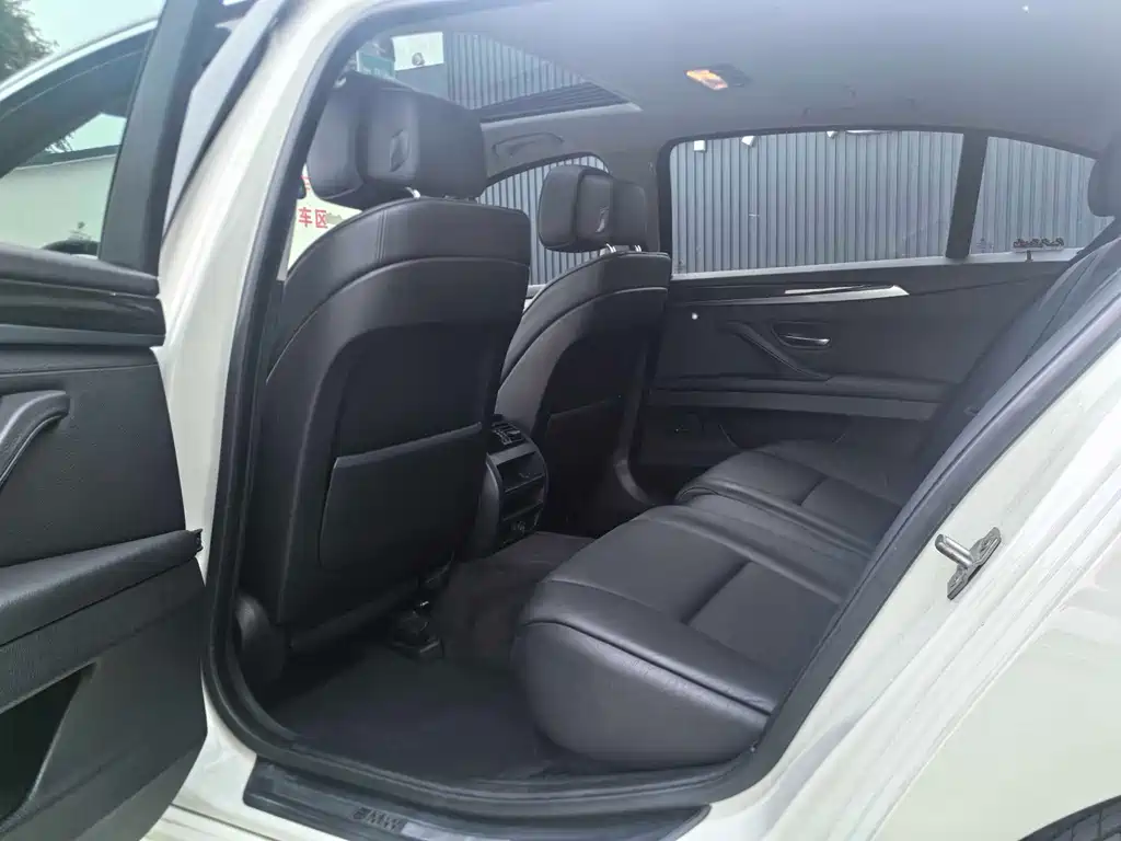 BMW 5 Series 2013 — фото 9
