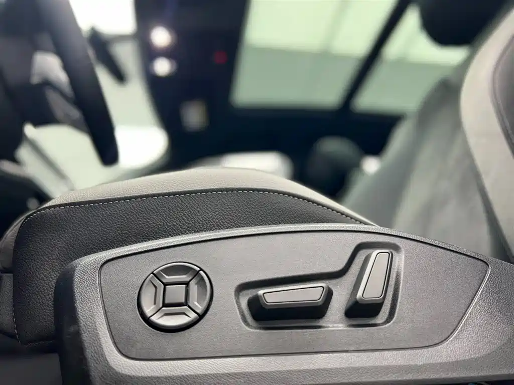 Audi Q3 2022 — фото 18