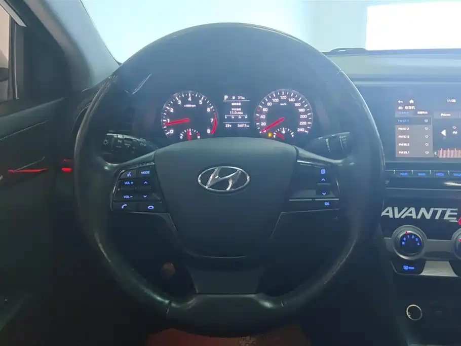 Hyundai Elantra 2020 — фото 15