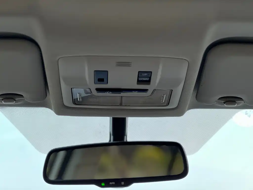 Toyota RAV4 2013 — фото 24
