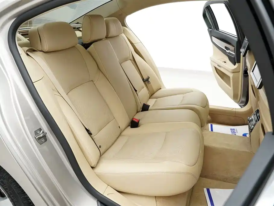 BMW 7 Series 2015 — фото 13
