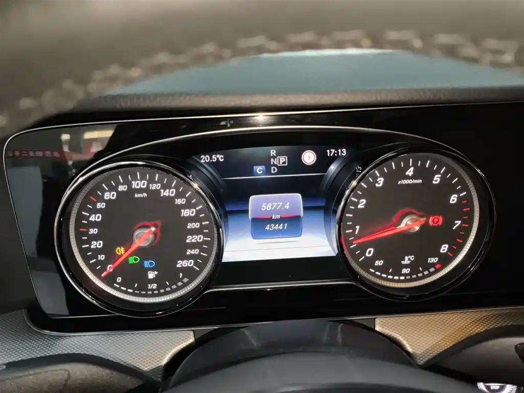 Mercedes-Benz E-Class 2018 — фото 12