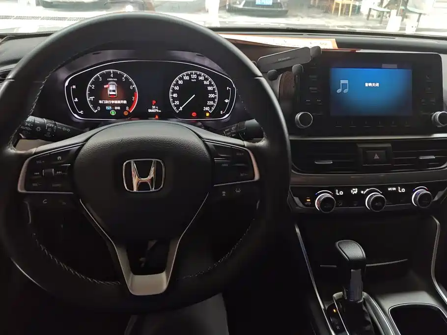 Honda Accord 2021 — фото 12
