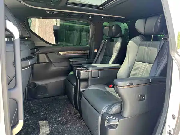 Toyota Vellfire 2023