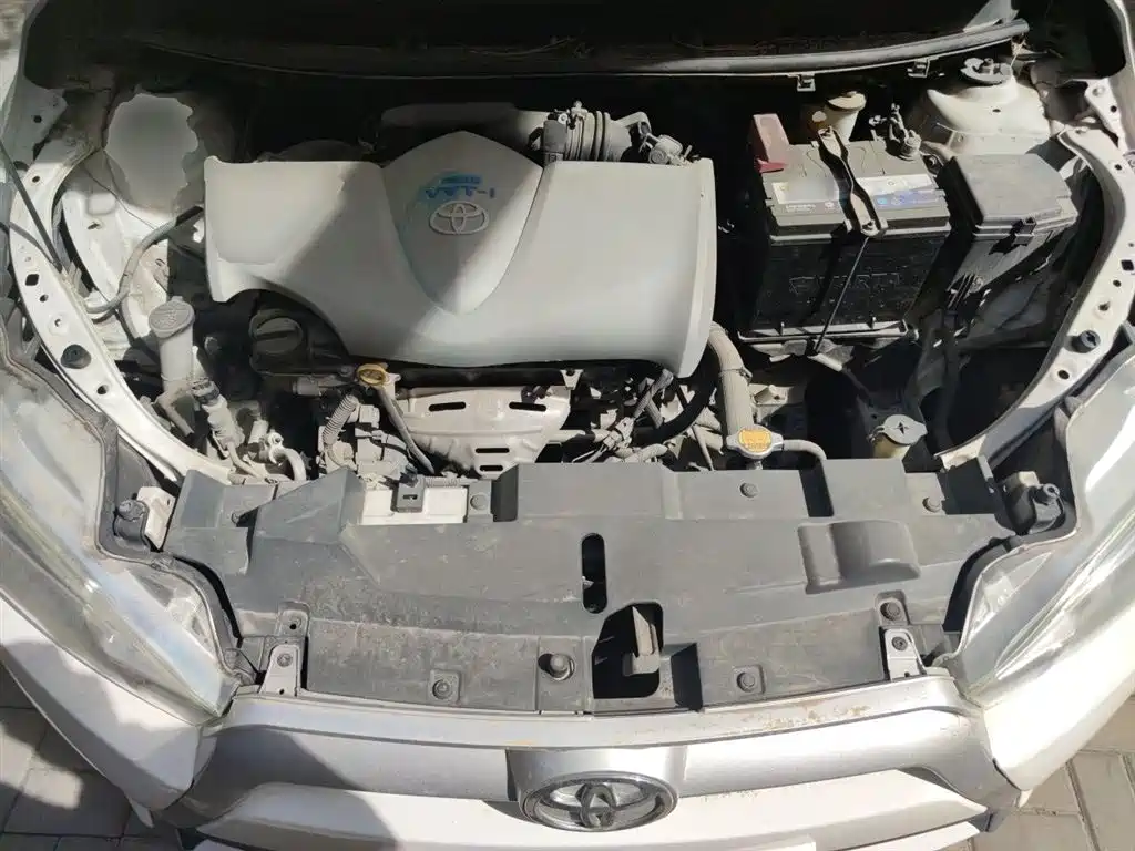 Toyota Yaris L 2016 — фото 11