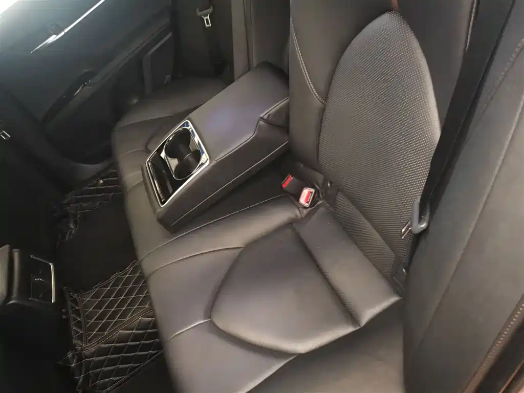 Toyota Camry 2022 — фото 17