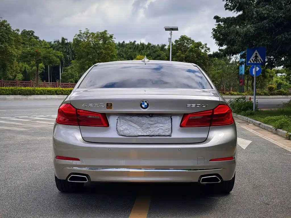 BMW 5 Series 2019 — фото 24
